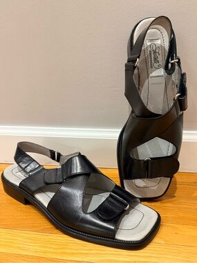 Fratelli Men’s Black Leather Slingback Sandals with 3 adjustable Velcro.